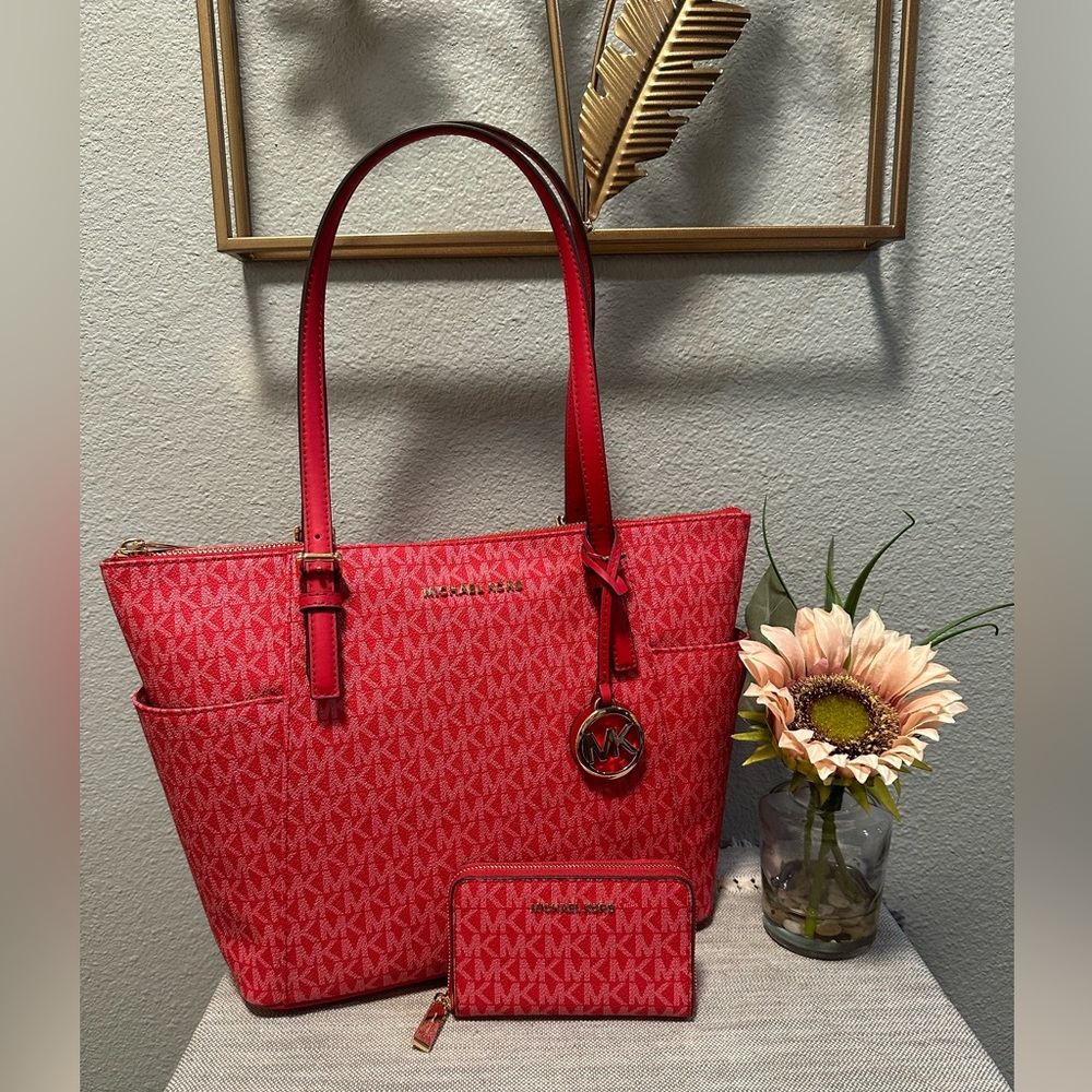 New w Tag MK Jet Set Signature Logo East West Top Zip Semi Lux Small Tote Bag